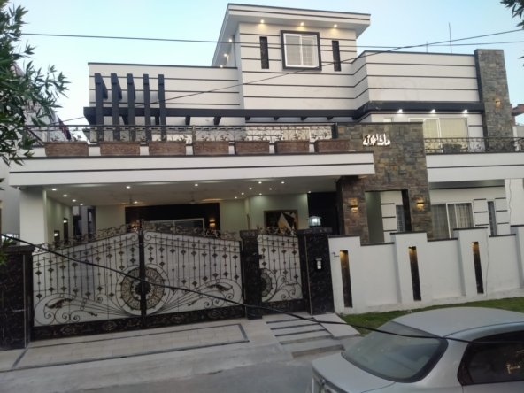 1 kanal house for sale in Diamond City Sialkot